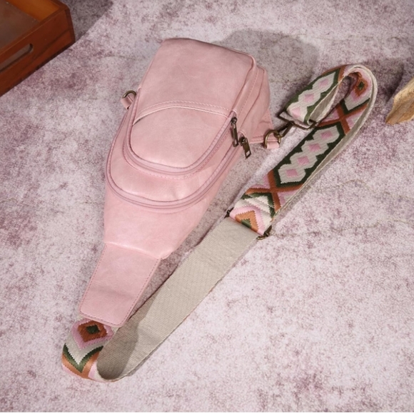 Vegan Leather Trendy Small Sling Bag Crossbody Bag with Guitar Strap NEW - Picture 6 of 9